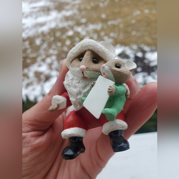 Santa Mouse Stocking Hanger - Picture 5 of 6